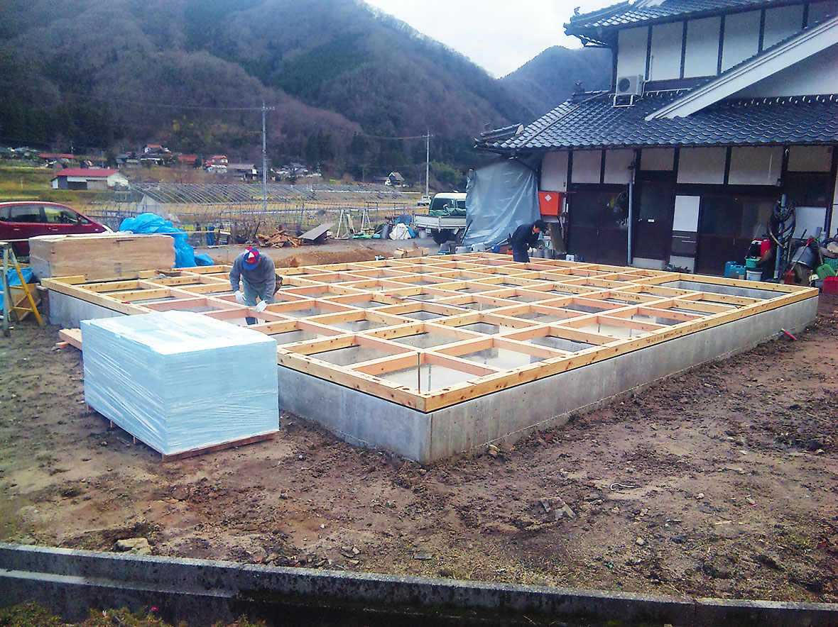 広島県三次市　A様邸のログハウス風　新築　基礎部分