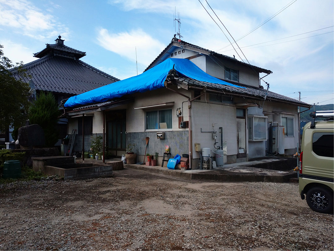 広島県三次市　常運寺　くり下屋根の改修　改修前1