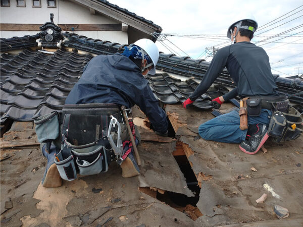 常運寺　庫裡(くり)下屋根の改修